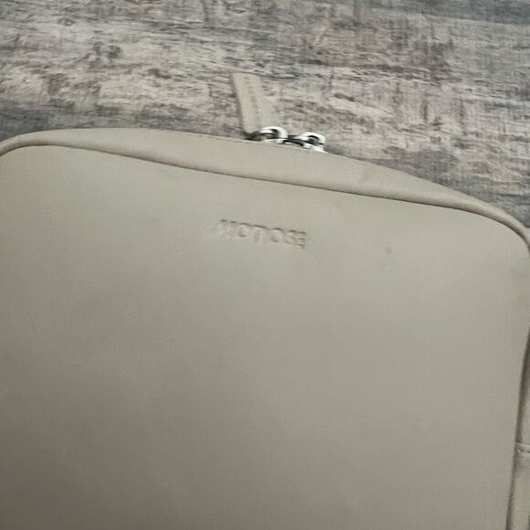 Monos Classic Kit Bag‎ Cream Neutral Water resistant Faux Leather - Picture 3 of 7